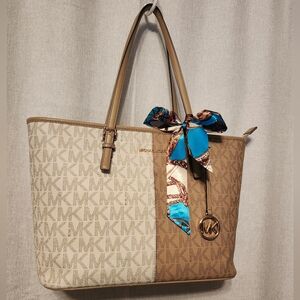 Michael Kors Large Jet Set Camel Multicolor Zip Top Tote